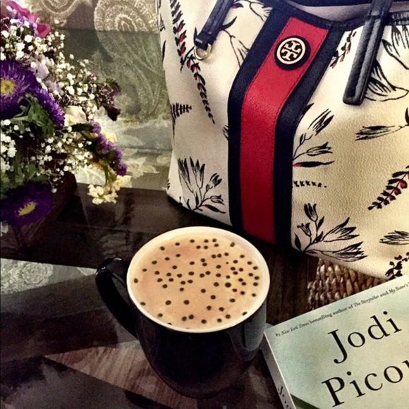 Tory Burch Tote - wallet) possible listing pending - Picture 6 of 7